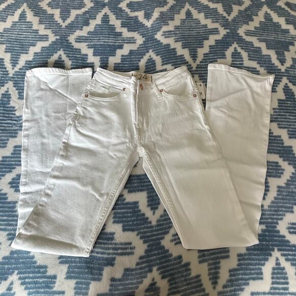 We The Free Denim - Free People We The Free White High Rise Flare Jeans Size 24 US 0/XS